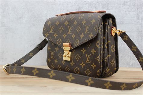 lv pochette metis lock|Louis Vuitton Palo Alto.